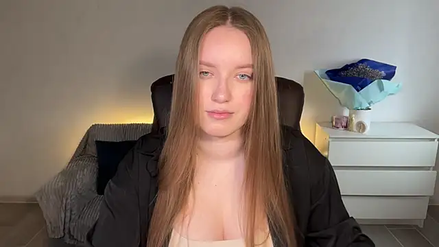 EvaMaddison online show from 04/05/26, 04:53