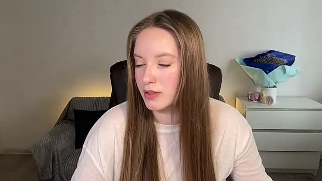 EvaMaddison online show from 04/08/26, 07:19