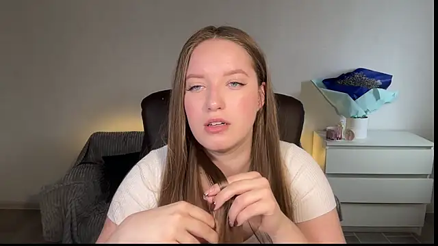 EvaMaddison online show from 04/09/26, 07:14