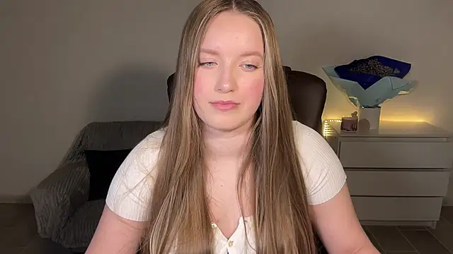 Snapshot of EvaMaddison chatting on 04/25/26, 07:33 EvaMaddison online show from 04/25/26, 07:33