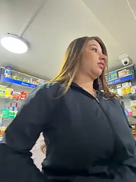 Snapshot of roouse chatting on 10/28/25, 09:06 roouse online show from 10/28/25, 09:06