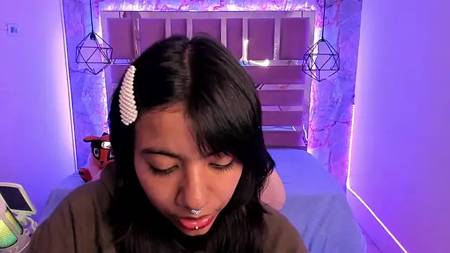 Nami usagi online show from 12/06/24, 12:49