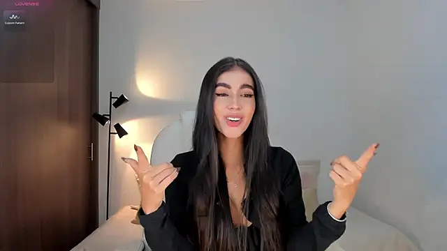 Snapshot of RebeccaBaxter chatting on 11/12/25, 01:17 RebeccaBaxter online show from 11/12/25, 01:17