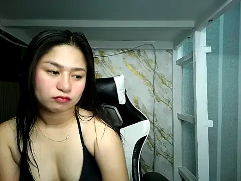 Snapshot of Mia_2022 chatting on 09/25/25, 06:06 Mia 2022 online show from 09/25/25, 06:06