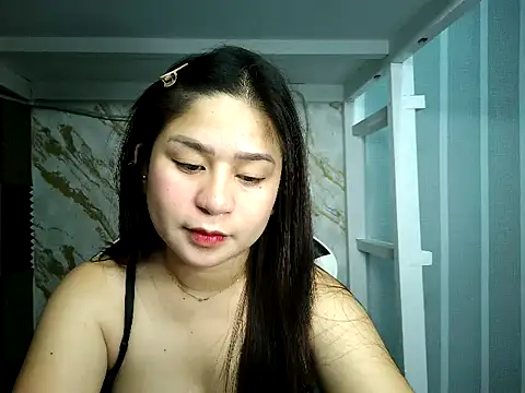 Snapshot of Mia_2022 chatting on 09/27/25, 02:22 Mia 2022 online show from 09/27/25, 02:22