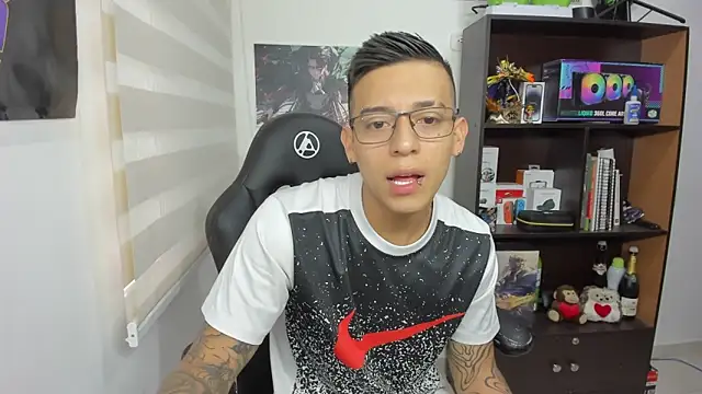 Snapshot of SIXXTOLOVE18 chatting on 03/05/25, 04:46 SIXXTOLOVE18 online show from 03/05/25, 04:46