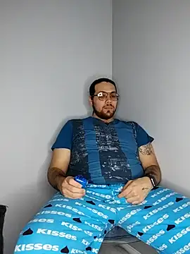 Snapshot of lucasgalacticman chatting on 02/22/25, 10:07 lucasgalacticman online show from 02/22/25, 10:07