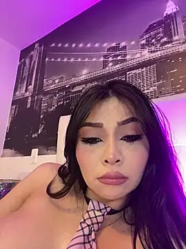 Snapshot of KateLatorre chatting on 02/26/25, 02:37 KateLatorre online show from 02/26/25, 02:37