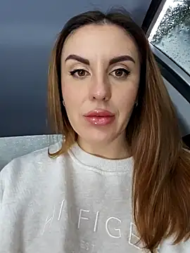 Snapshot of Kalli_Fornia chatting on 12/17/24, 12:11 Kalli Fornia online show from 12/17/24, 12:11