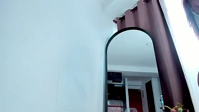 Snapshot of HannaMoom chatting on 01/17/25, 09:17 HannaMoom online show from 01/17/25, 09:17