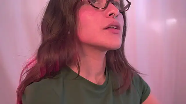 Snapshot of HannaMoom chatting on 10/24/25, 09:33 HannaMoom online show from 10/24/25, 09:33