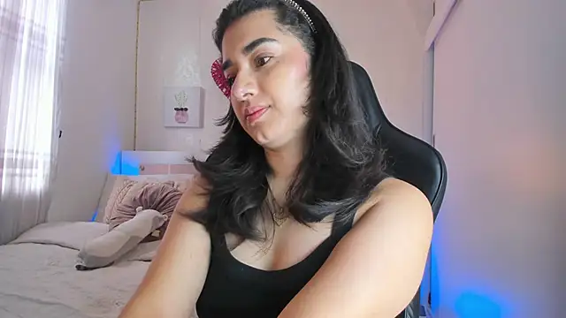 annadu011 online show from 02/12/25, 02:10