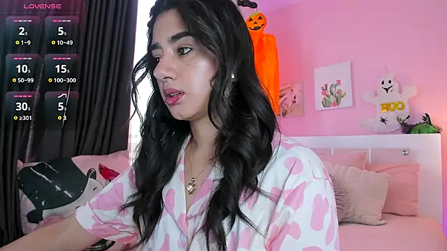 annadu011 online show from 10/18/25, 03:02