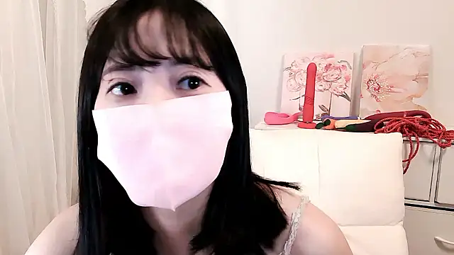 Snapshot of MOMO_ROSE chatting on 11/19/25, 12:10 MOMO ROSE online show from 11/19/25, 12:10