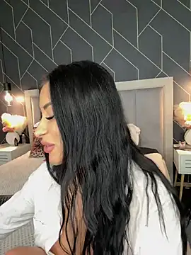 EmyLaveau online show from 02/19/25, 12:00