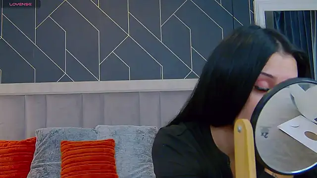 EmyLaveau online show from 01/15/26, 05:56