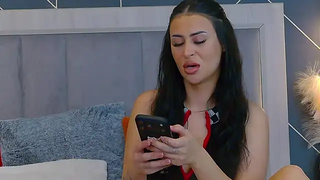 EmyLaveau online show from 02/06/26, 06:29