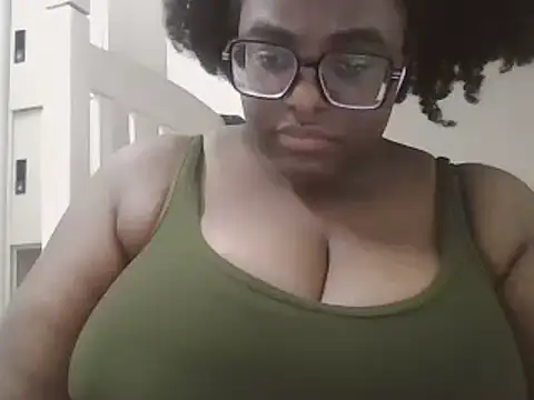 Snapshot of MissCC99 chatting on 02/11/25, 05:37 MissCC99 online show from 02/11/25, 05:37