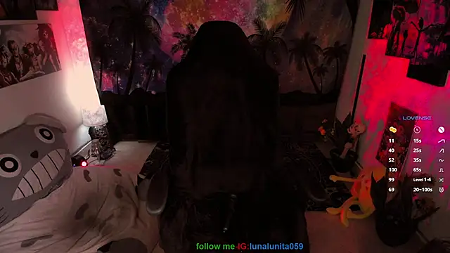 Snapshot of emma_luna59 chatting on 01/16/25, 11:59 emma luna59 online show from 01/16/25, 11:59