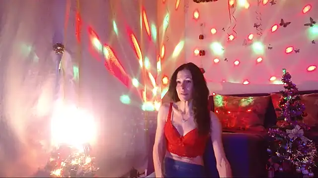 Snapshot of ElysaSun chatting on 12/17/25, 06:03 ElysaSun online show from 12/17/25, 06:03