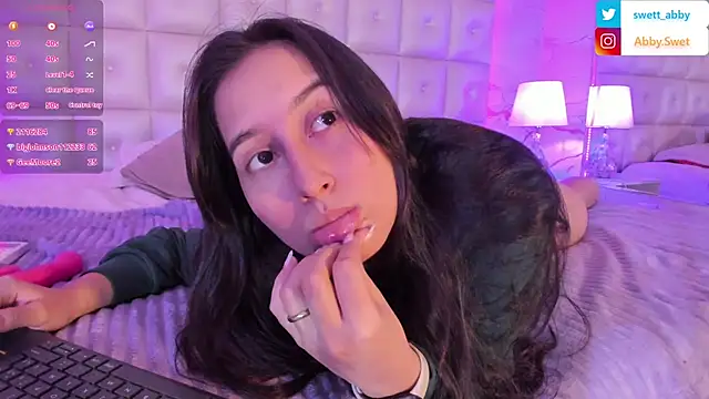 Snapshot of Abby_Sweet1_ chatting on 02/04/25, 05:45 Abby Sweet1  online show from 02/04/25, 05:45