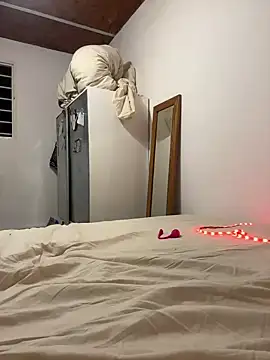 indierotic online show from 12/30/24, 04:09