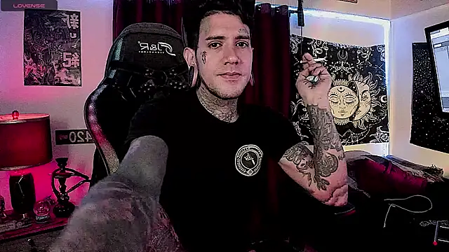 Snapshot of josh__ackerman chatting on 01/05/25, 03:13 josh ackerman online show from 01/05/25, 03:13