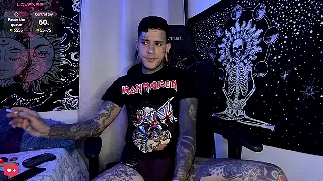 Snapshot of josh__ackerman chatting on 01/25/25, 01:32 josh ackerman online show from 01/25/25, 01:32