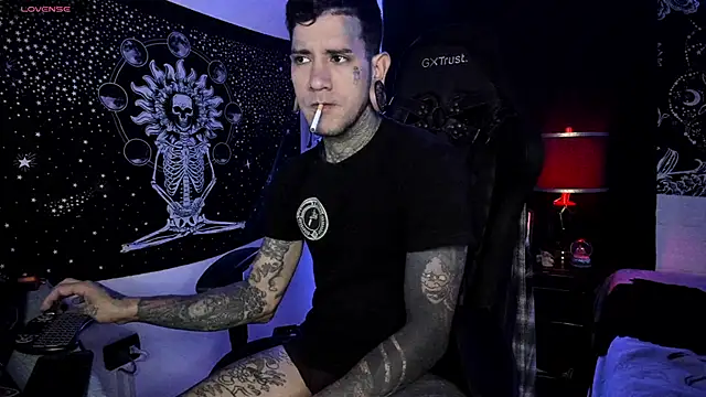 Snapshot of josh__ackerman chatting on 02/28/25, 10:50 josh ackerman online show from 02/28/25, 10:50