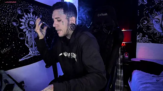 Snapshot of josh__ackerman chatting on 03/03/25, 10:31 josh ackerman online show from 03/03/25, 10:31