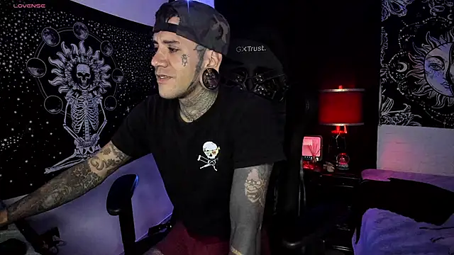 Snapshot of josh__ackerman chatting on 03/04/25, 11:11 josh ackerman online show from 03/04/25, 11:11