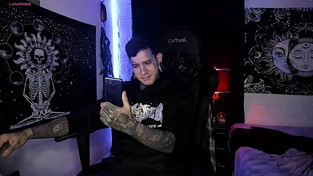 Snapshot of josh__ackerman chatting on 03/11/25, 08:31 josh ackerman online show from 03/11/25, 08:31