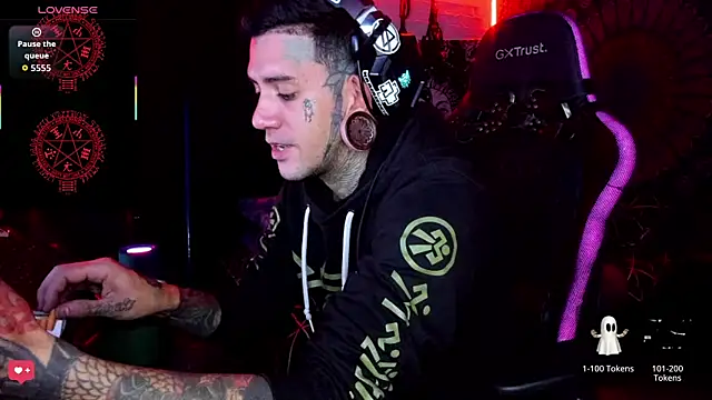 Snapshot of josh__ackerman chatting on 10/02/25, 01:45 josh ackerman online show from 10/02/25, 01:45