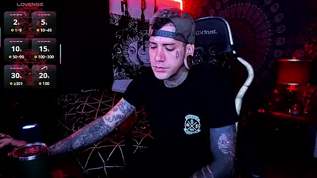 Snapshot of josh__ackerman chatting on 10/04/25, 07:01 josh ackerman online show from 10/04/25, 07:01