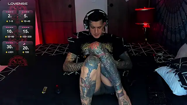 Snapshot of josh__ackerman chatting on 12/18/25, 06:52 josh ackerman online show from 12/18/25, 06:52