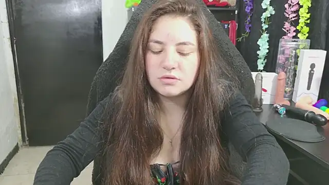 Snapshot of ann_bronw chatting on 02/12/26, 11:38 ann bronw online show from 02/12/26, 11:38