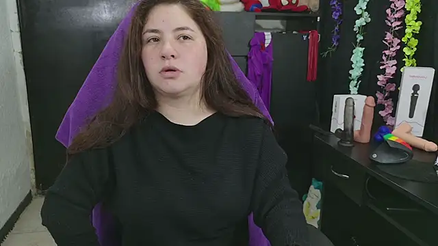 Snapshot of ann_bronw chatting on 02/16/26, 11:50 ann bronw online show from 02/16/26, 11:50