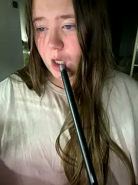 remirann  online show from 11/25/25, 05:13