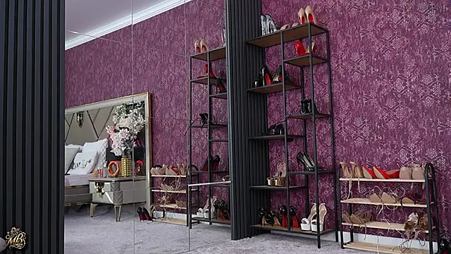 Snapshot of MishaBrizo chatting on 11/12/25, 07:42 MishaBrizo online show from 11/12/25, 07:42