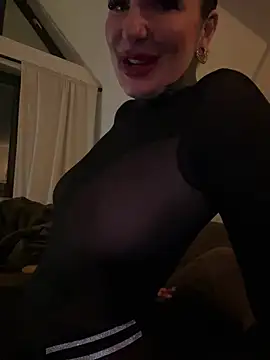 Snapshot of InkedBiitch chatting on 03/17/25, 07:37 InkedBiitch online show from 03/17/25, 07:37