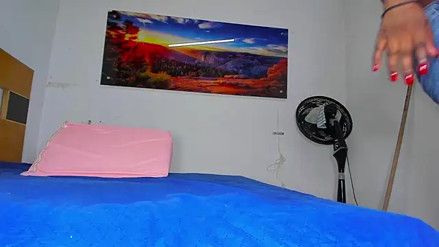  ebony-queen  online show from 02/07/25, 11:56