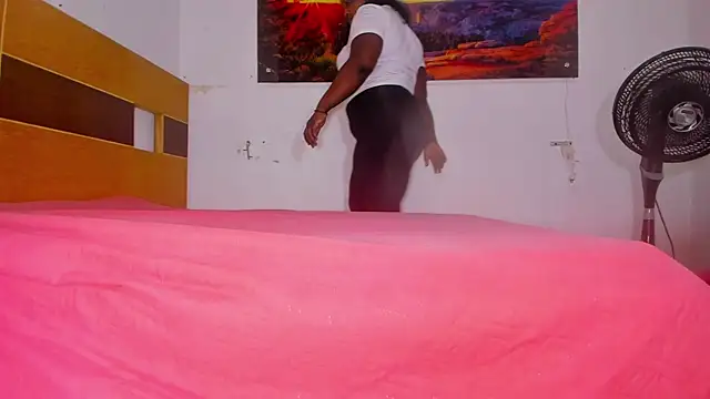  ebony-queen  online show from 03/06/25, 12:09