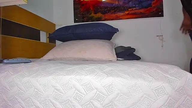  ebony-queen  online show from 03/21/25, 11:55