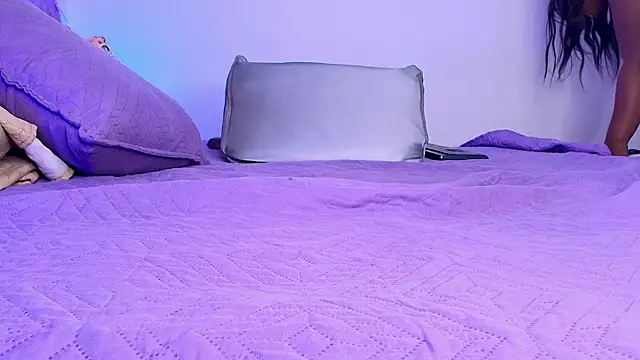  ebony-queen  online show from 12/22/25, 12:02