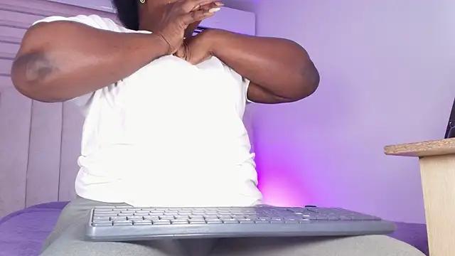  ebony-queen  online show from 03/05/26, 03:02