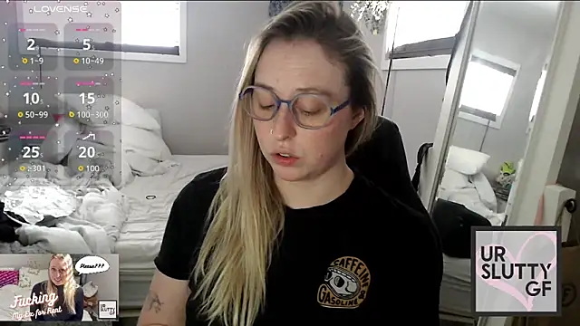 Snapshot of ursluttygf chatting on 12/14/24, 08:40 ursluttygf online show from 12/14/24, 08:40