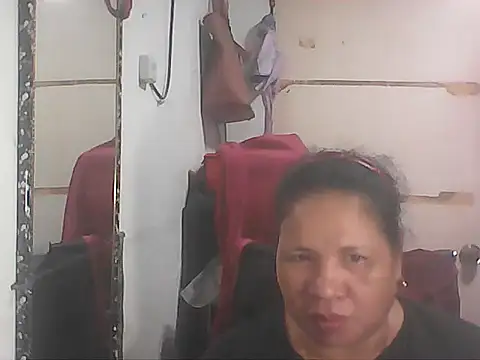 Snapshot of hotwet_mama4uxx chatting on 01/06/26, 01:37 hotwet mama4uxx online show from 01/06/26, 01:37