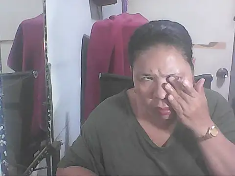 Snapshot of hotwet_mama4uxx chatting on 01/11/26, 10:48 hotwet mama4uxx online show from 01/11/26, 10:48