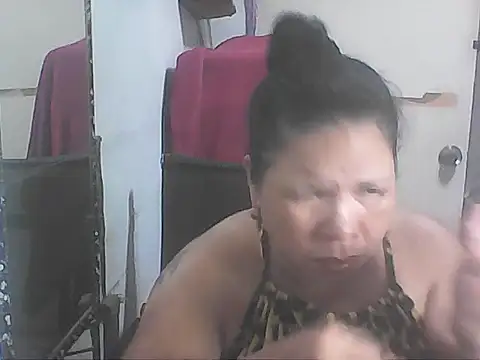 Snapshot of hotwet_mama4uxx chatting on 01/13/26, 05:46 hotwet mama4uxx online show from 01/13/26, 05:46