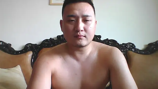 Snapshot of Relei chatting on 05/18/26, 03:35 Relei online show from 05/18/26, 03:35